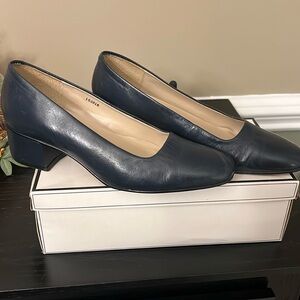 Ladies navy Pesaro heels